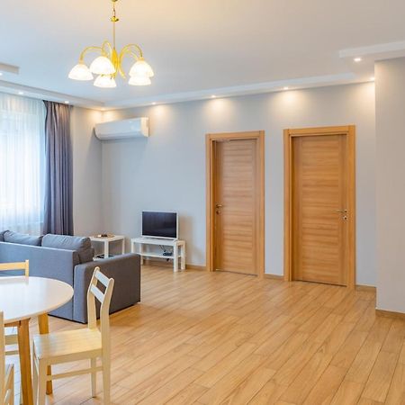 Apartment By The Sheraton باتومي المظهر الخارجي الصورة