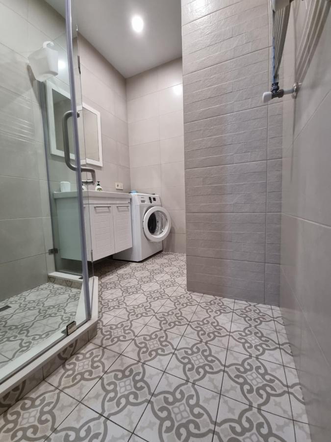 Apartment By The Sheraton باتومي المظهر الخارجي الصورة