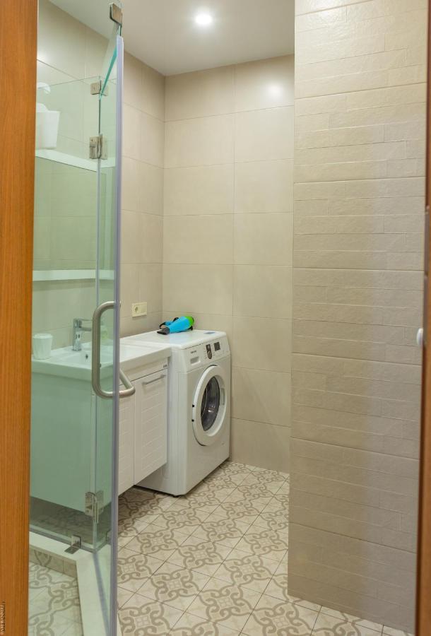 Apartment By The Sheraton باتومي المظهر الخارجي الصورة