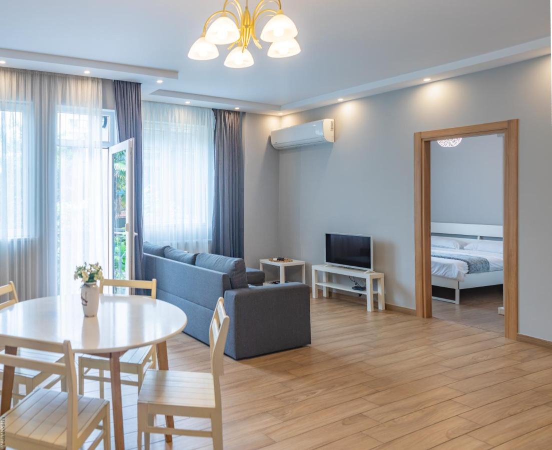 Apartment By The Sheraton باتومي المظهر الخارجي الصورة