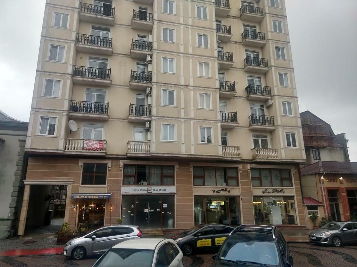 Apartment By The Sheraton باتومي المظهر الخارجي الصورة